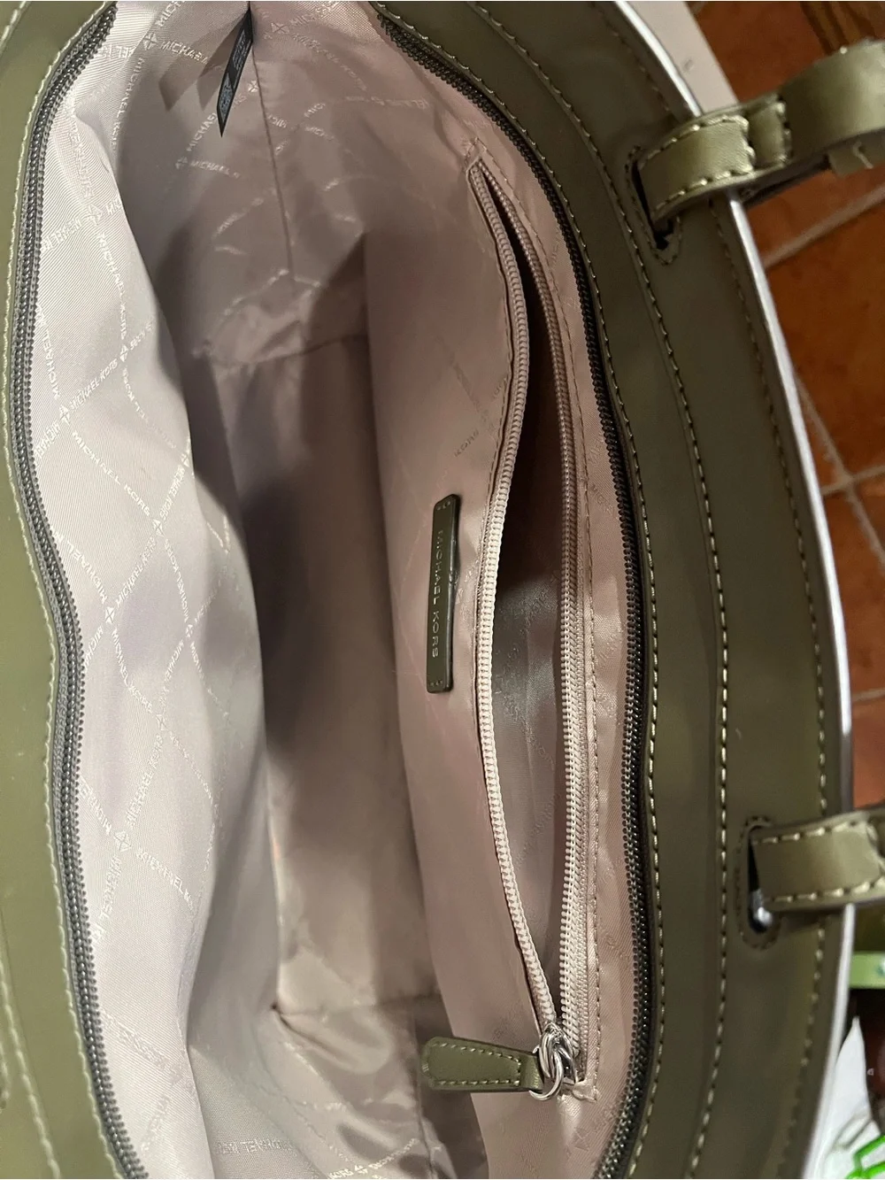 kate spade Pebbled Cream Leather Shoulder Bag with Gold Logo